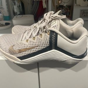Nike Metcon 6 light beige women